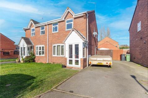 3 bedroom semi-detached house for sale