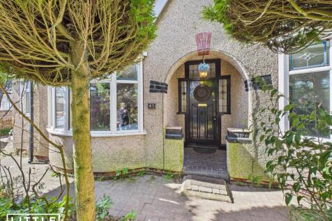 4 bedroom bungalow for sale