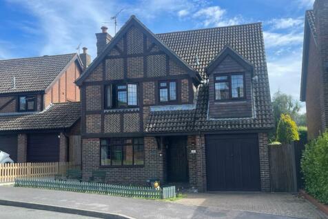 4 bedroom detached house for sale