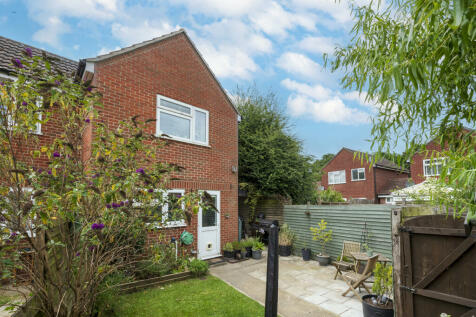 2 bedroom semi-detached house for sale