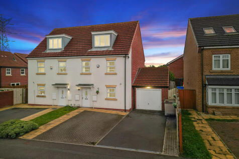 Kingsbrook Chase, Rotherham, S63 3 bed semi