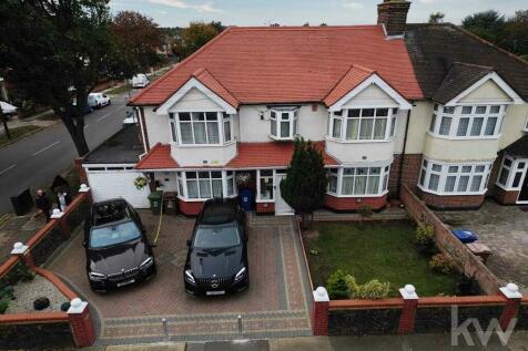 5 bedroom semi-detached house for sale