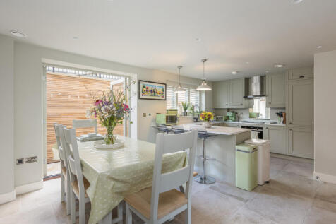 Skaife Row, Harrogate, HG3 4 bed end of terrace house for sale