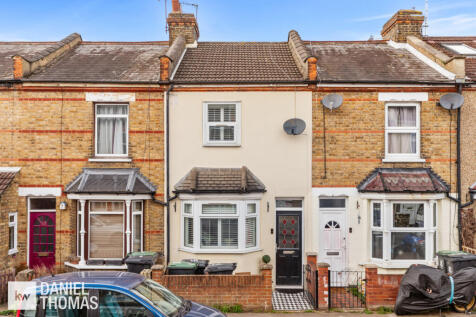 Rounton Road, Waltham Abbey, EN9 3 bed terraced house for sale
