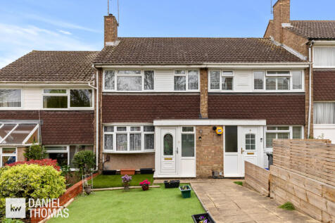 Chequers Walk, Waltham Abbey, EN9 3 bed terraced house for sale