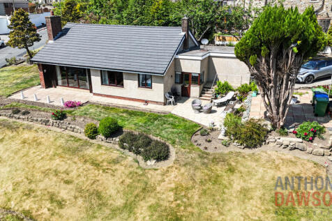 Cotton Tree Lane, Colne, BB8 3 bed detached house for sale