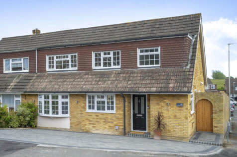 Outwood Farm Road, Billericay, CM11 4 bed semi