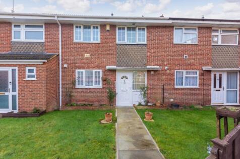 Crown Meadow, Colnbrook SL3 3 bed terraced house for sale