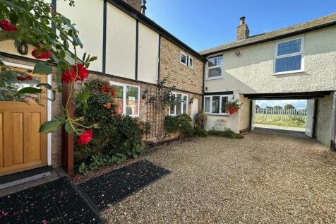 4 bed detached house