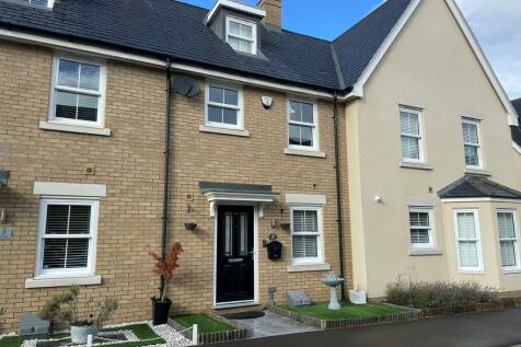 3 bedroom terraced house for sale