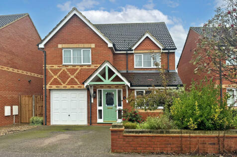 4 bedroom detached house for sale