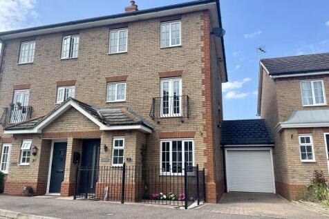 4 bedroom town house for sale
