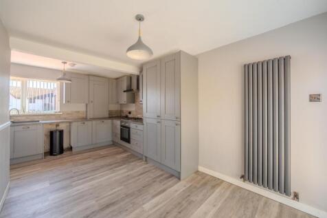 Greenfield Close, Cwmbran NP44 3 bed end of terrace house for sale
