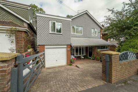 5 bedroom detached house for sale