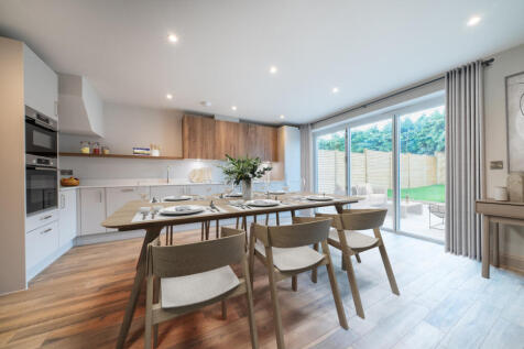 4 bedroom semi-detached house for sale