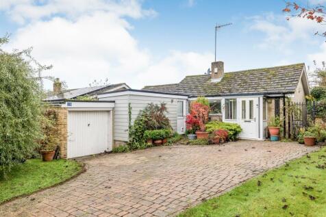Compton Court, Long Compton CV36 3 bed semi