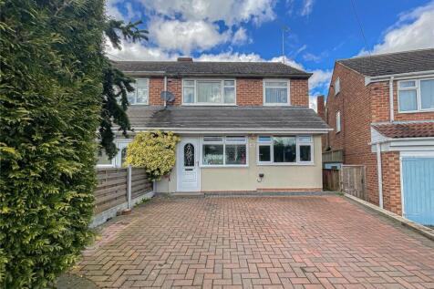 3 bedroom semi-detached house for sale