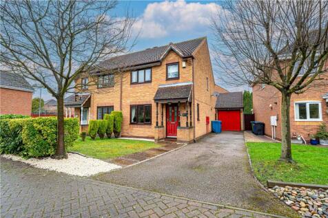 3 bedroom semi-detached house for sale