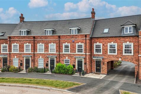 3 bedroom terraced house for sale