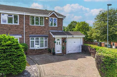4 bedroom semi-detached house for sale