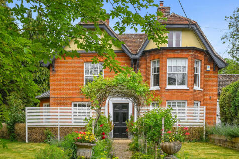 6 bedroom detached house for sale