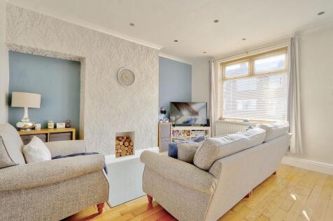 Garden Place, Middlesbrough, TS6 2 bed semi