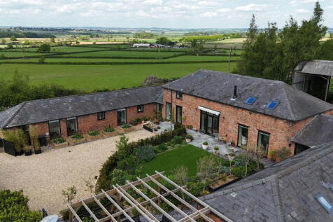 6 bedroom detached house for sale