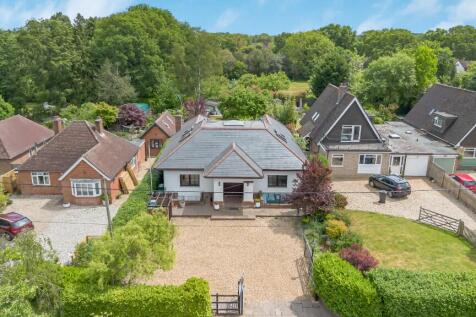Little Lane, Upper Bucklebury RG7 4 bed detached house for sale