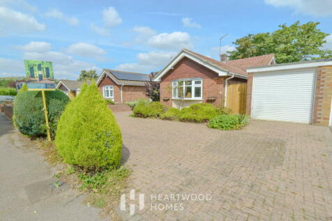 2 bedroom semi-detached bungalow for sale