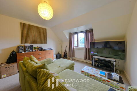Blueberry Close, St. Albans, AL3 6NH 1 bed maisonette for sale