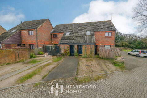 Blueberry Close, St. Albans, AL3 6NH 1 bed maisonette for sale