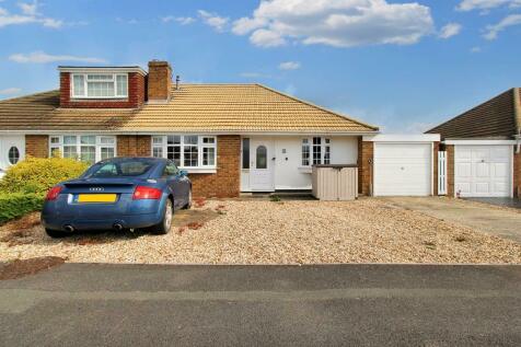 2 bedroom semi-detached bungalow for sale