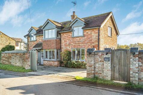 Bridge Road, Aylesbury HP18 3 bed detached house for sale