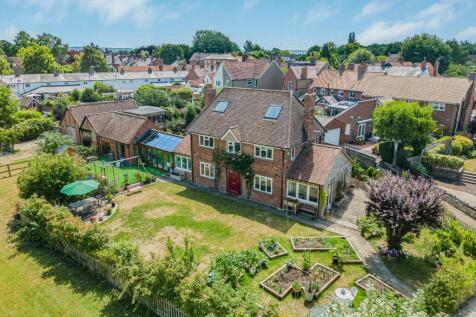 Priest End, Oxfordshire OX9 4 bed detached house for sale