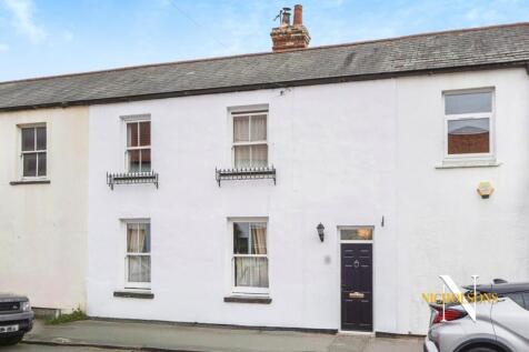 4 bedroom terraced house for sale