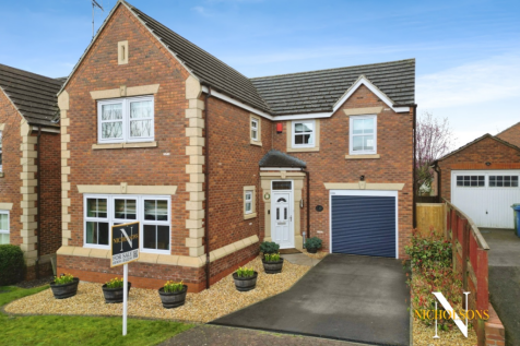 4 bedroom detached house for sale