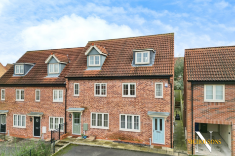 3 bedroom end of terrace house for sale