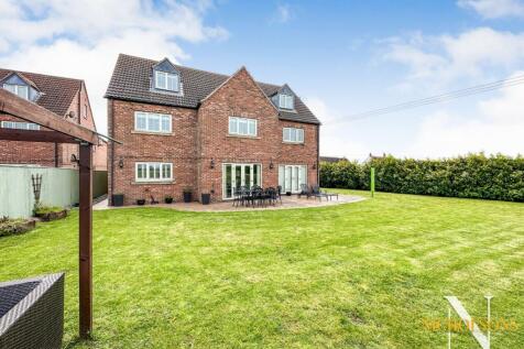 6 bedroom detached house for sale