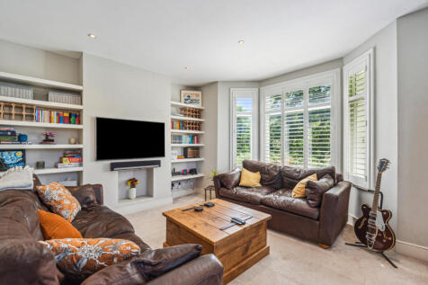 Emmanuel Road, SW12 3 bed apartment for sale