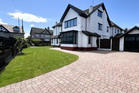 6 bedroom detached house for sale