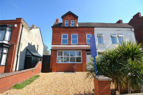 5 bedroom semi-detached house for sale