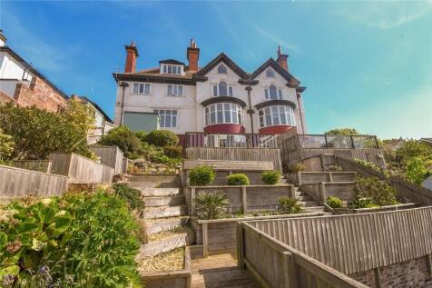 3 bedroom flat for sale