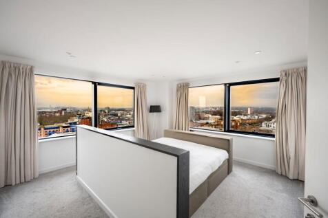 Ocean Way, Southampton SO14 2 bed apartment for sale
