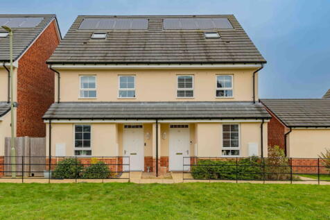 3 bedroom semi-detached house for sale