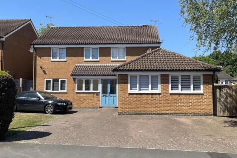 5 bedroom detached house for sale