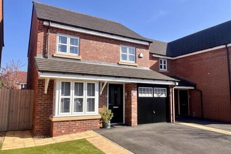 4 bedroom detached house for sale
