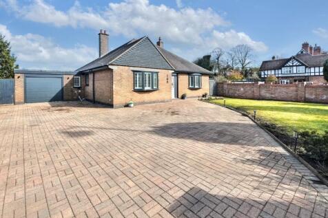 London Road, Northwich 2 bed detached bungalow for sale