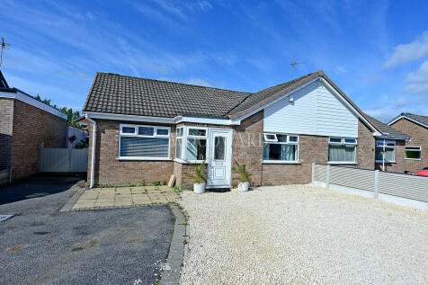 2 bedroom semi-detached bungalow for sale