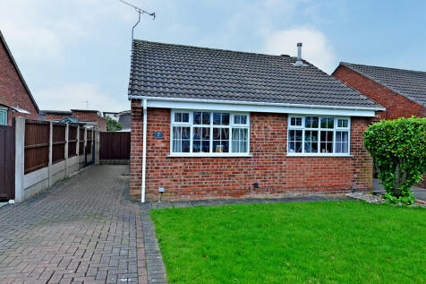 2 bedroom detached bungalow for sale