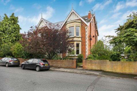 St. Stephens Road, Cheltenham... 2 bed apartment for sale